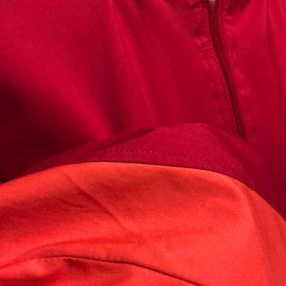 Bright pink Reebok jacket - Picture 4 of 6